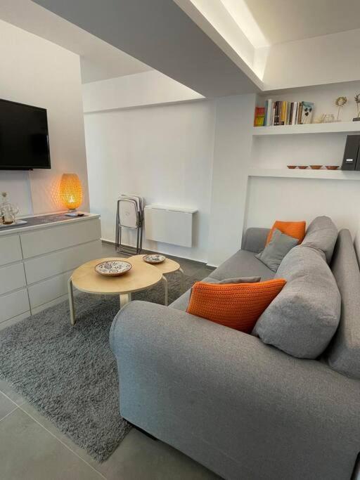 Charming Coastal Retreat Apartment อานาวีซอส ภายนอก รูปภาพ