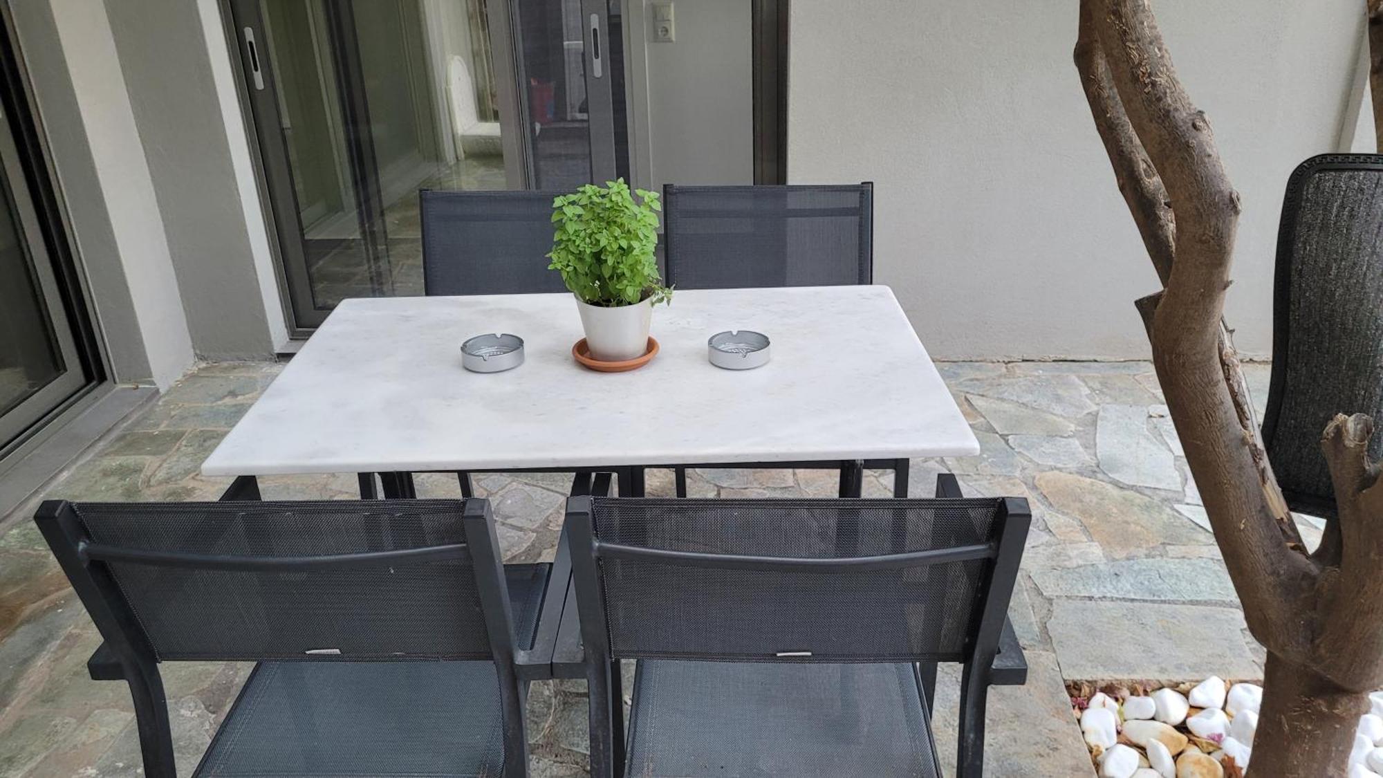 Charming Coastal Retreat Apartment อานาวีซอส ภายนอก รูปภาพ